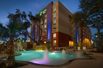 Holiday Inn Express & Suites San Antonio Medical-Six Flags, an IHG Hotel